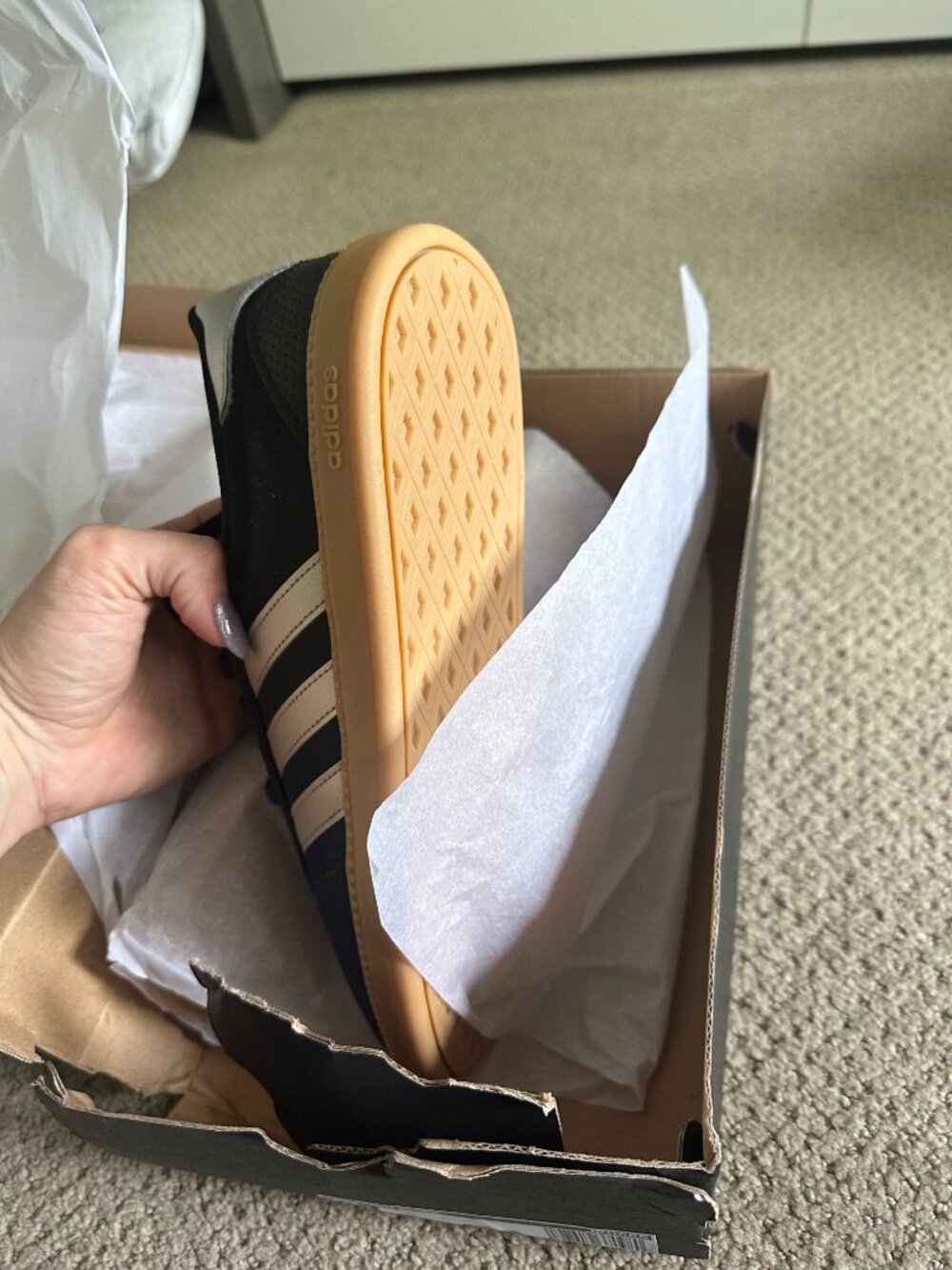 Adidas Breaknet Sleek Black Gum Sole Gold Stripes Women’s 9 NIB - Picture 3 of 8